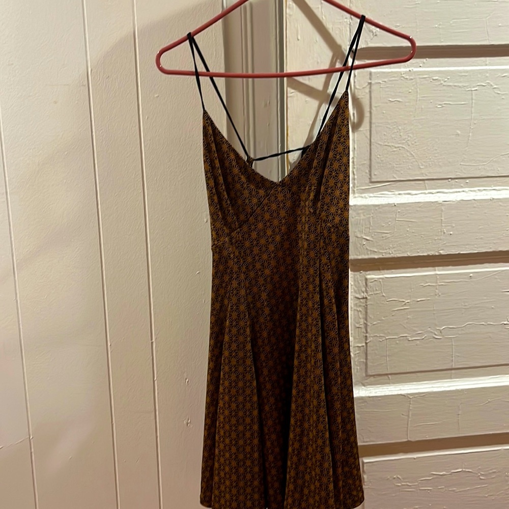 Silence and Noise medium mini dress, stretchy and flattering, fits true to size